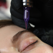 Micropigmentación de cejas Barcelona — Dr. Bermejo Pérez